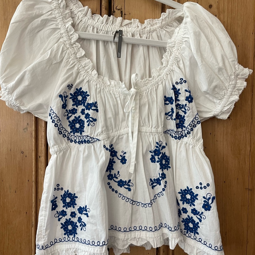 Anthropologie White & Blue Embroidered Blouse — XS Petite